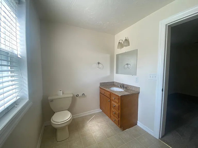 72 E Washington St — Photo 11