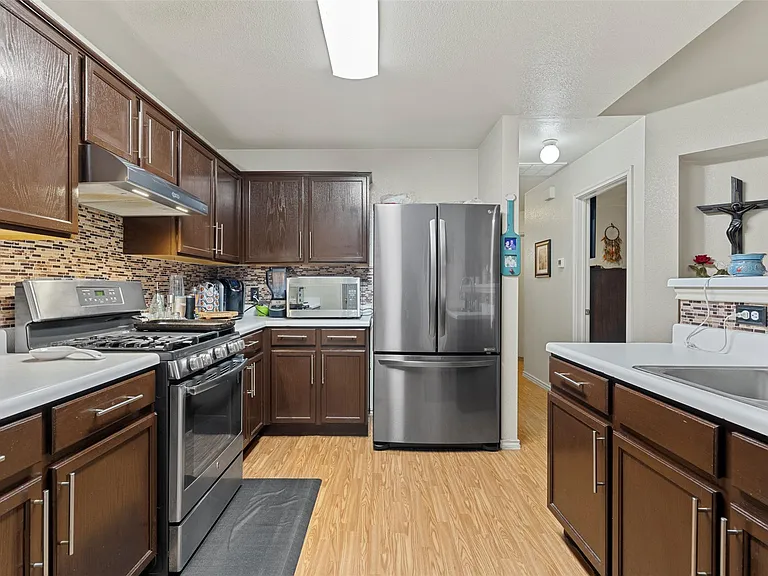 1000 Christopher Ave #B — Photo 12