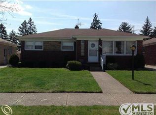 7296 Edward Ave, Center Line, MI 48015