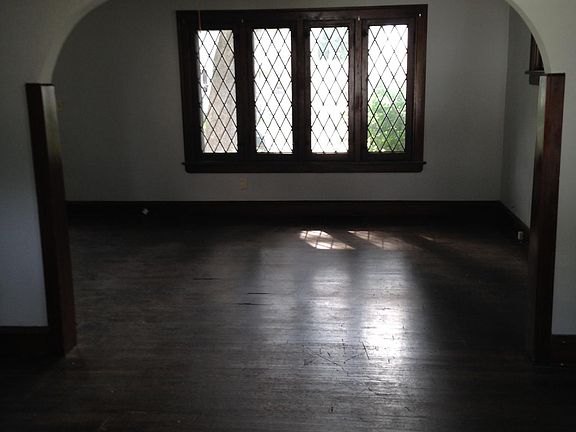 4th image of 2029 W 91st St