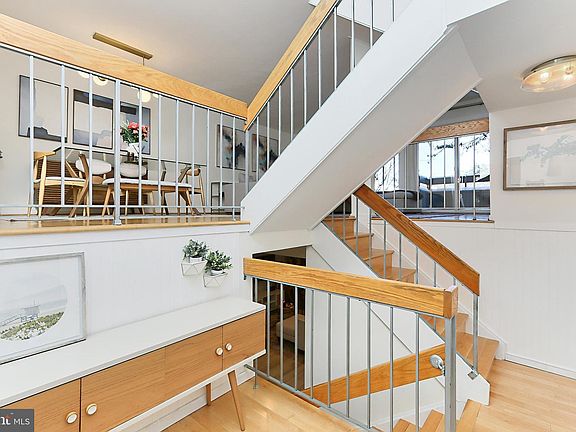 4th image of 3139 Eakin Park Ct