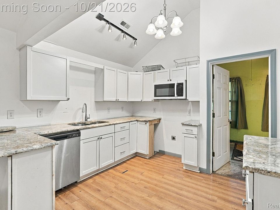 20791 Westland Dr, photo 11