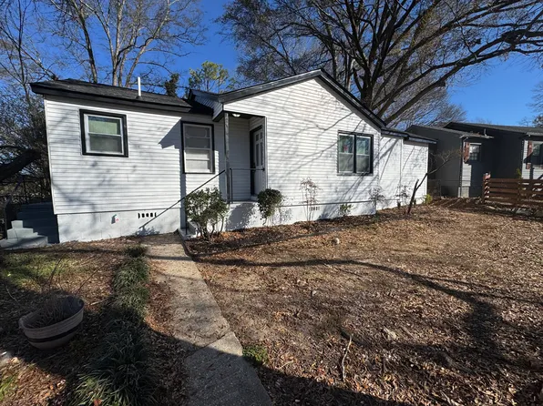 14 Lakeside Dr, Childersburg, AL 35044