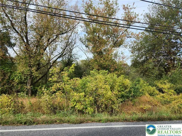 791 Point Phillips Rd, Bath, PA 18014