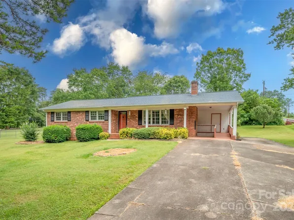 121 Cedar Ln, Rutherfordton, NC 28139