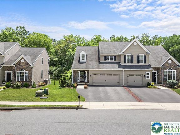 4th image of 2352 Creekside Dr