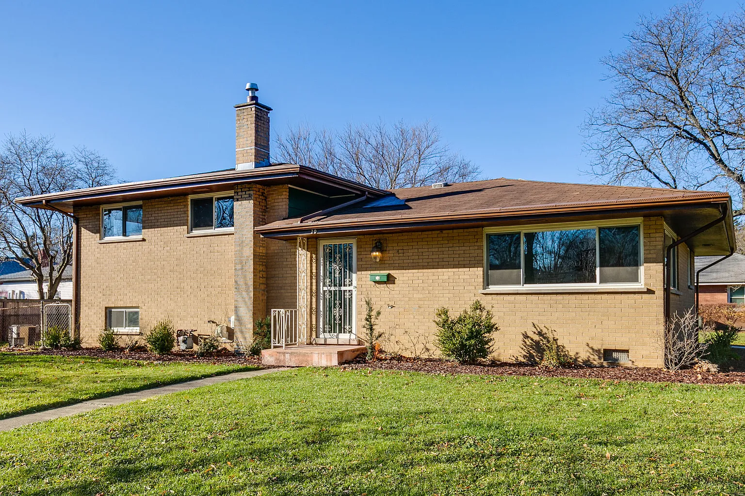 10 N Stevenson Ln photo 1