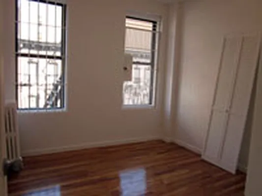 Rented by DSA Realty | media 33