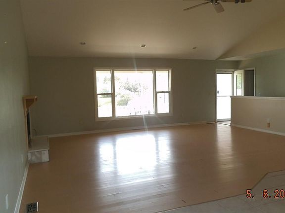 5th image of 10482 Ferris Dr