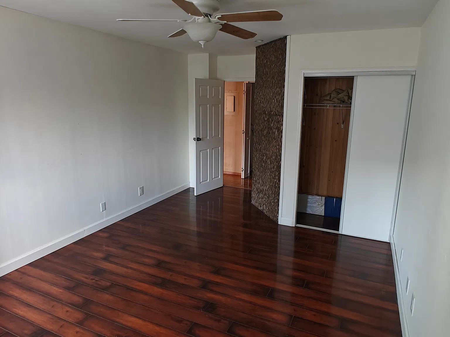 1 bed, 838 sqft, $2,200 — Photo 4