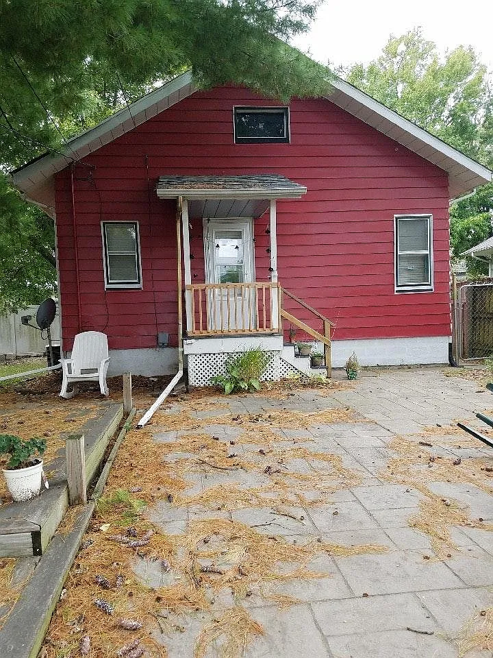 1231 31st St photo 1