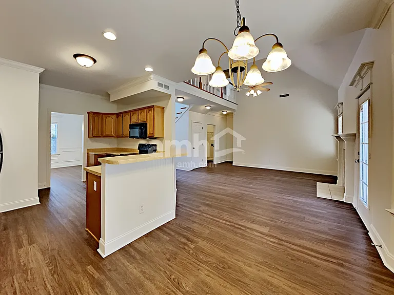 5125 Macarthur Ave — Photo 8