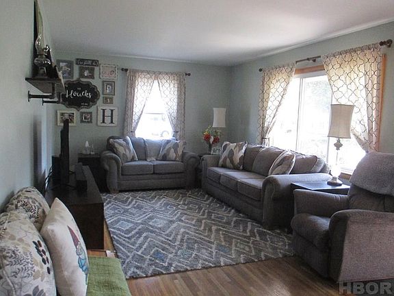 4th image of 360 Rosewood Ave