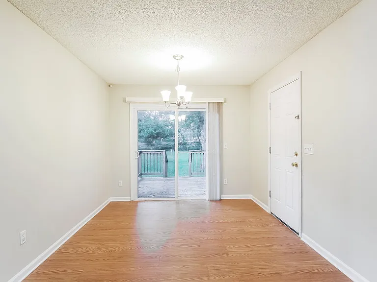 8442 Finwood Ave — Photo 5