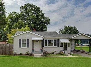 903 Lakeview Dr, Pineville, NC 28134