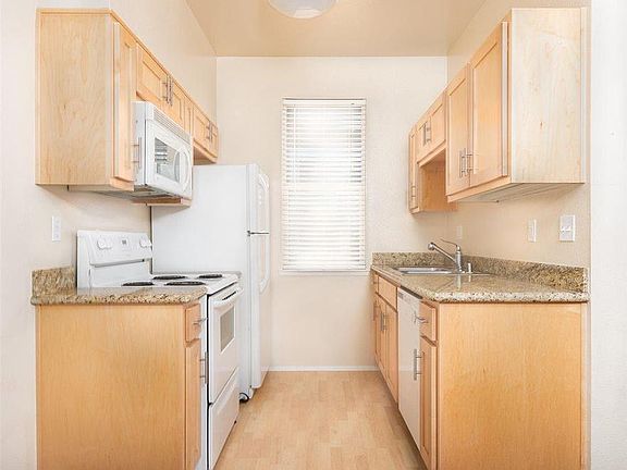 5th image of 21 Bayside Ct
