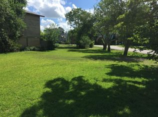 131 E Shore Dr, Clear Lake Shores, TX 77565