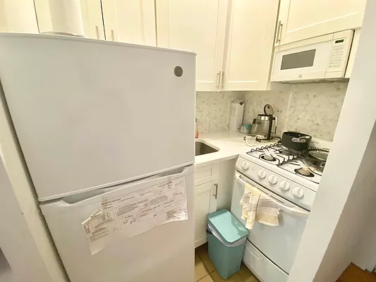 Rented by J PRESTON AND ASSOCIATES INC | media 9