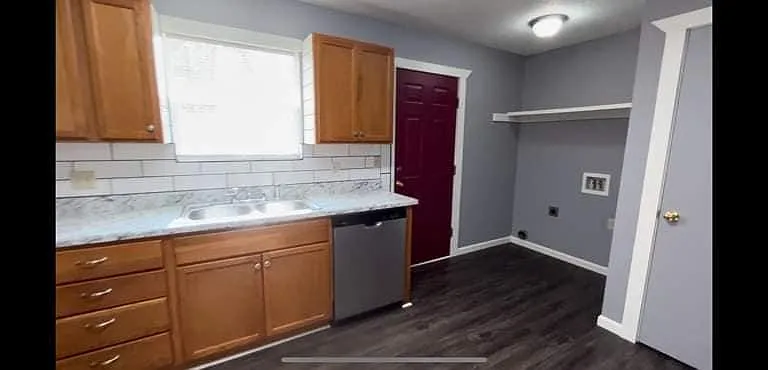 1324 S Everett Ave #1 — Photo 5