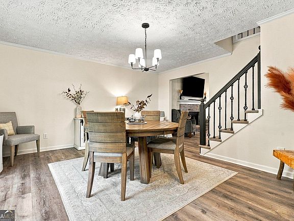 3rd image of 3021 Mills Ridge Dr