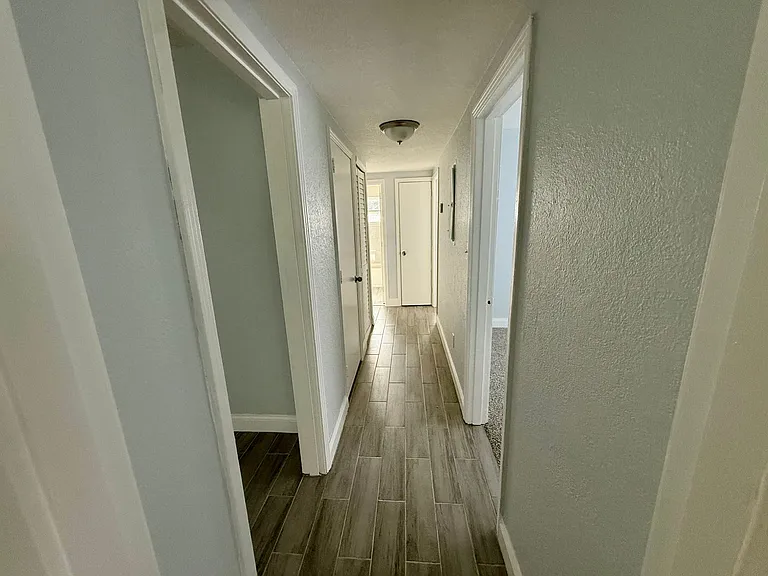 4721 E Castlewood Dr — Photo 6