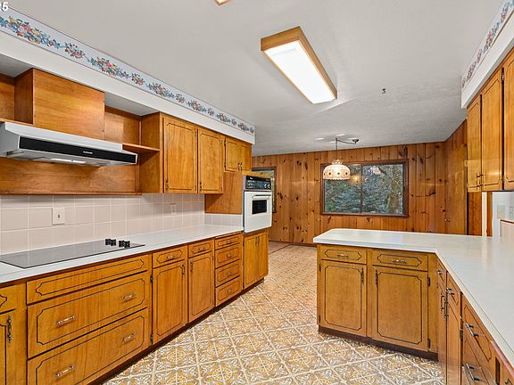 5th image of 11220 NE Otter Dr
