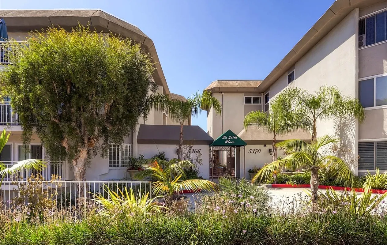 2 bed, 1355 sqft, $7,000 — Photo 4
