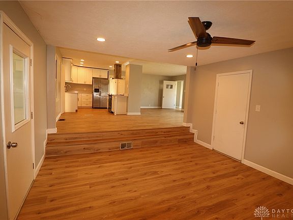 4th image of 427 McIntire Dr
