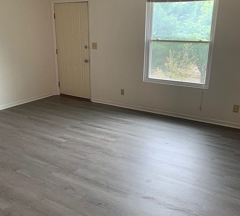 2nd image of 440 Westwood Dr #1