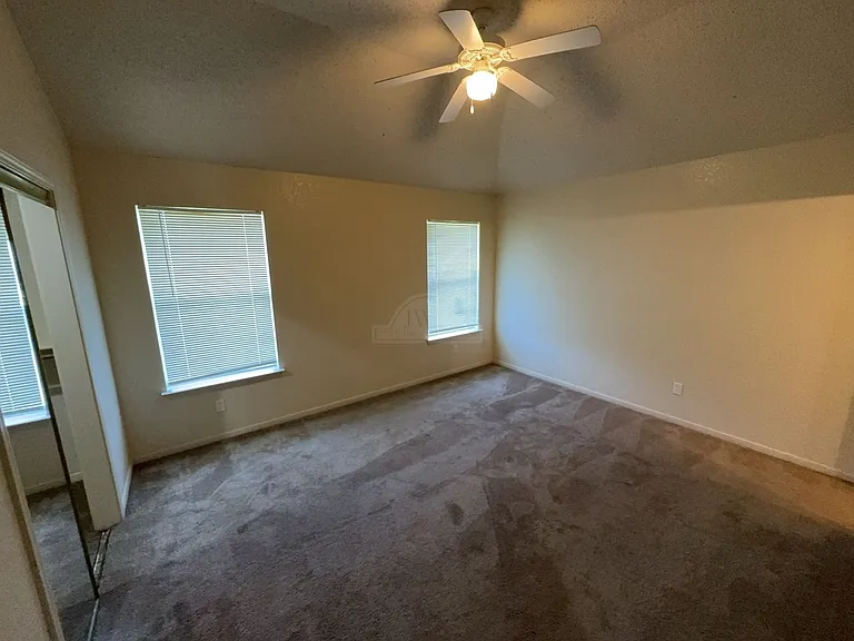 4004 Riverrock Dr — Photo 17