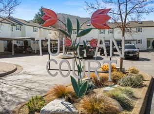 490 Tulipan Way, Talent, OR 97540