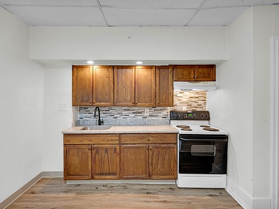 5th image of 426 W Green St Floor 1