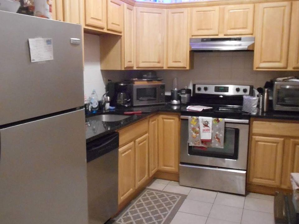 1st image of 23 Aberdeen St APT 2