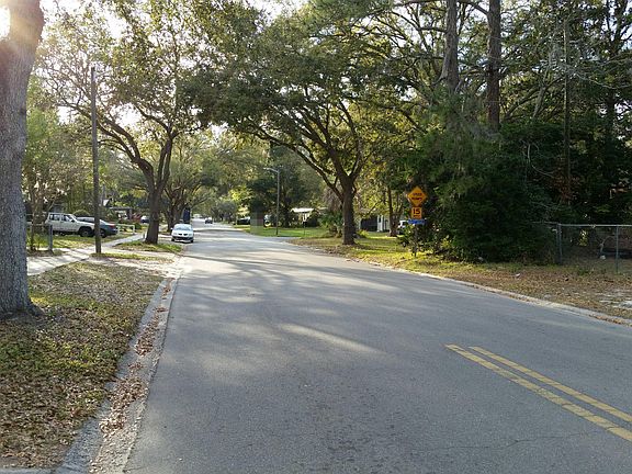 5th image of 1415 NE 28th Ave