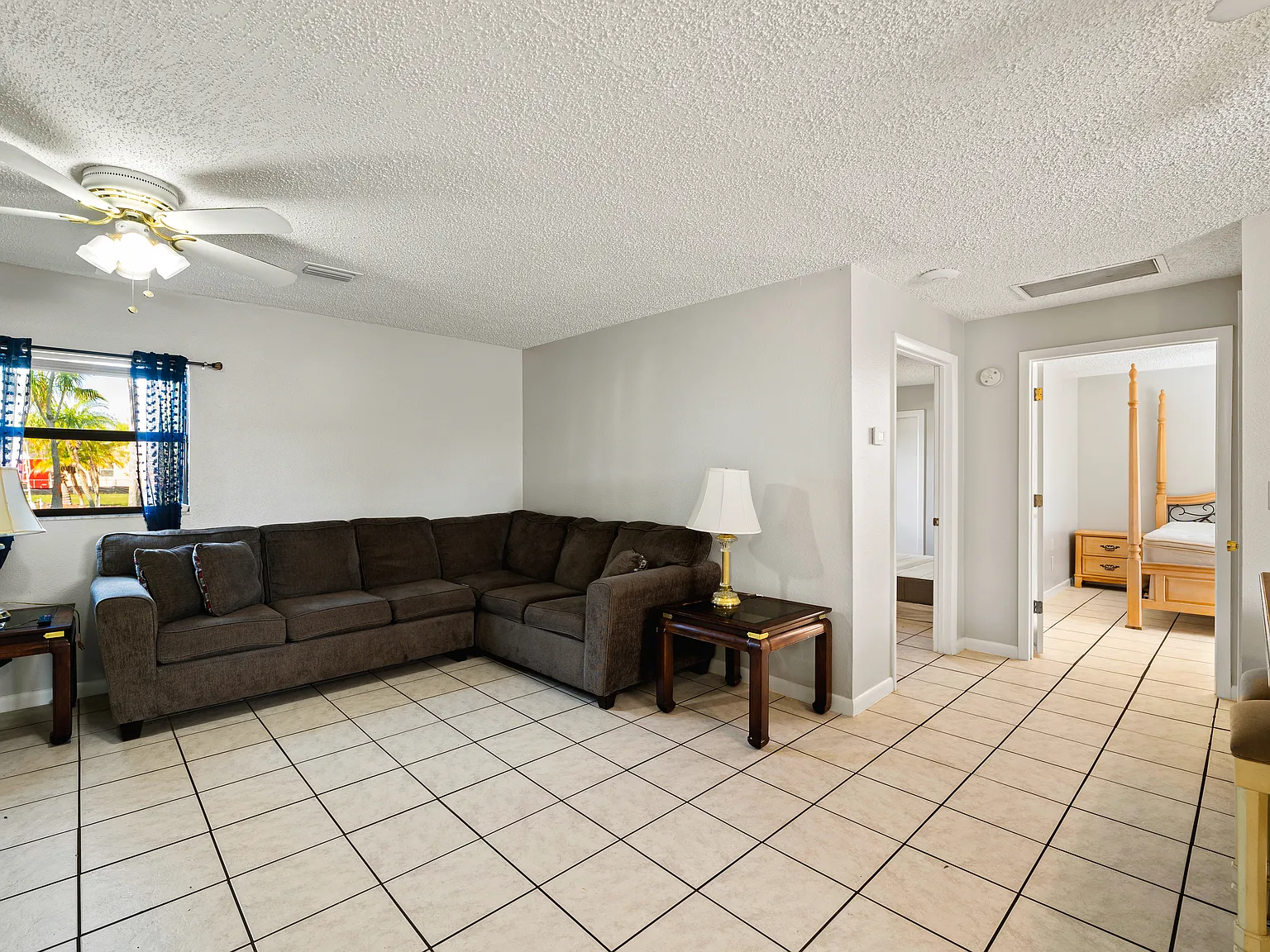2 bed, 900 sqft, $2,000 — Photo 2