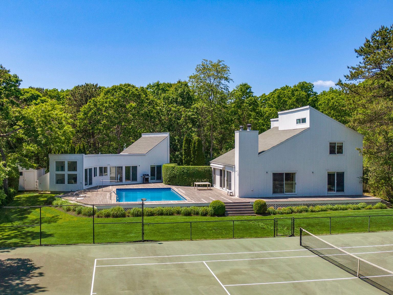 6 Honeysuckle Ln, East Quogue, NY 11942 Zillow