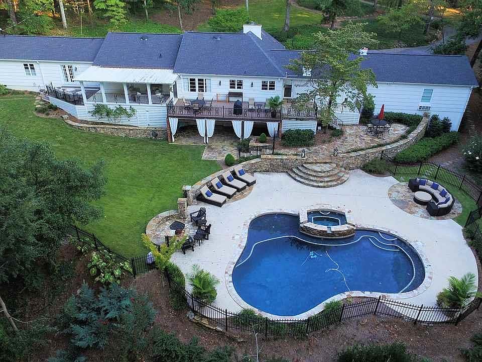 1st image of 320 Wildwood Rd
