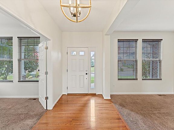 4th image of 3909 Sherbourne Dr