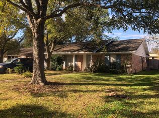 1010 Shadow Cir, League City, TX 77573