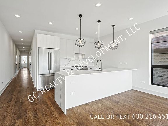 4th image of 1238 N Bosworth Ave #302