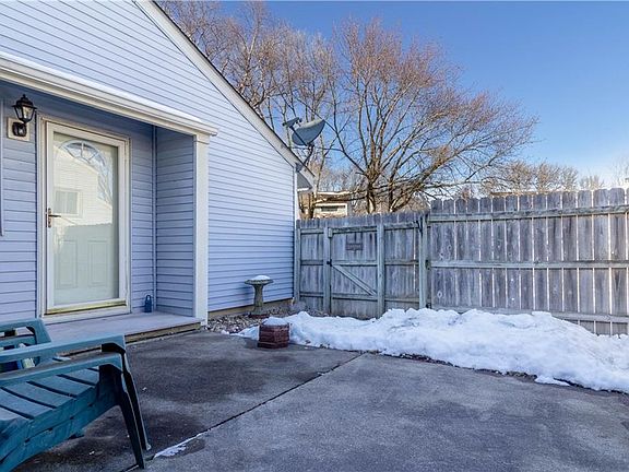 2nd image of 931 Breezewood Cir