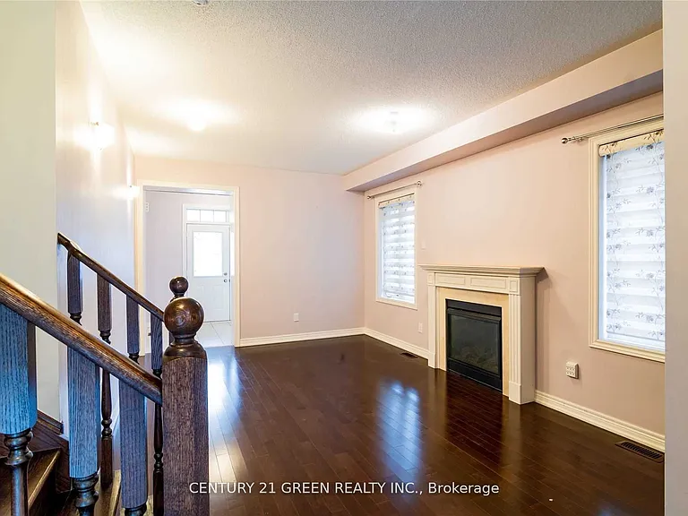 73 Thornbush Blvd — Photo 3