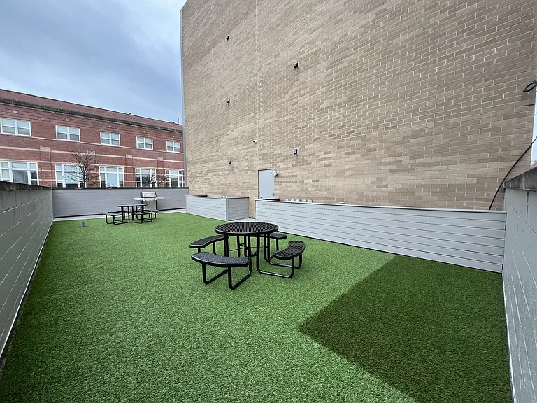 HIGHPOINT Lakeview on Sheffield — Photo 14