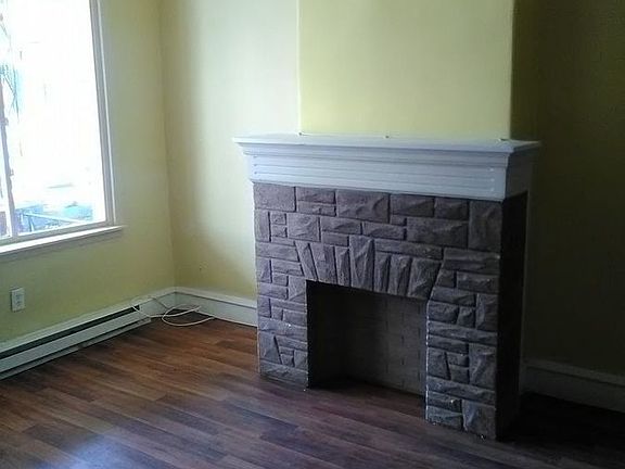 5th image of 2329 E Cambria St
