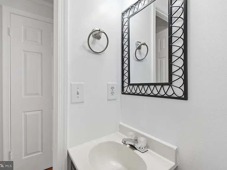 6606 Greenleigh Ln — Photo 15
