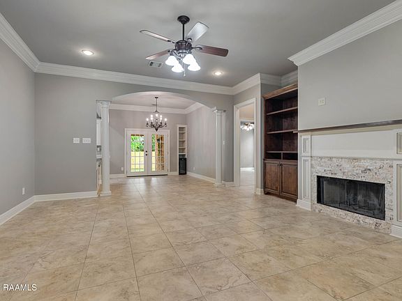 5th image of 101 Spring Lake Cir