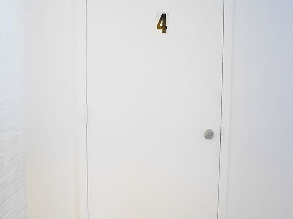 2nd image of 430 W Mulberry St #4