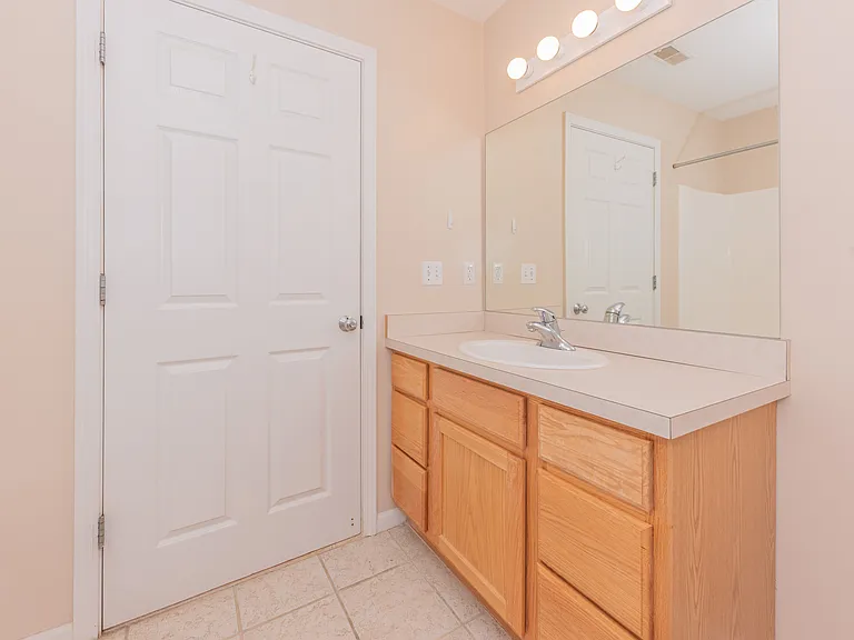 2211 S Main St #1 — Photo 24