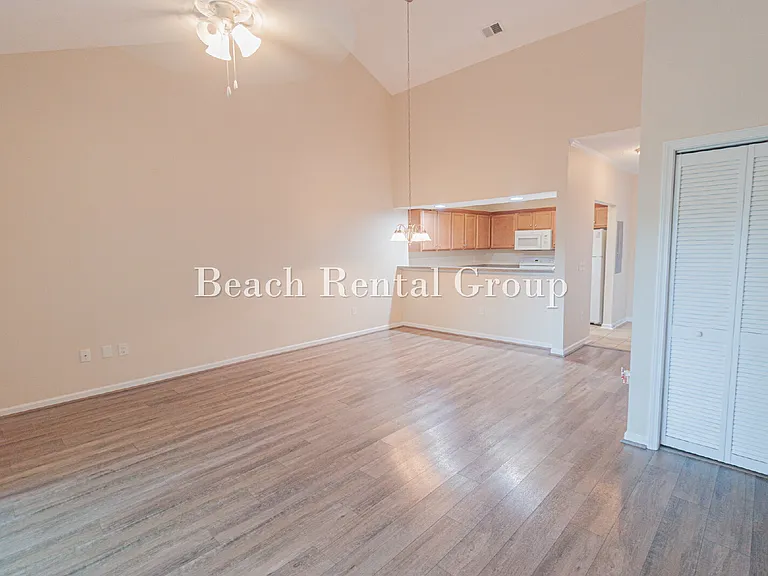 148 Scotch Broom Dr #201 — Photo 9