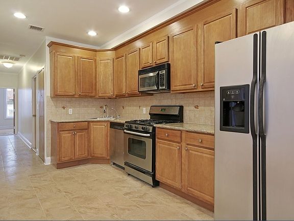 2nd image of 8634 Fort Hamilton Pkwy